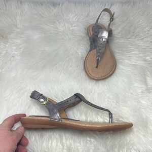 BOC Born Concepts Pewter Laser Cut Leather Thong Sandals Sz 8‎